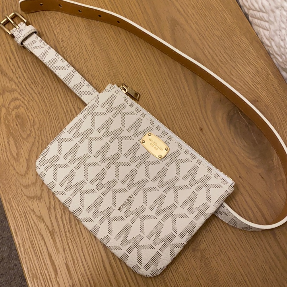 Michael Kors Signature Fanny Pack